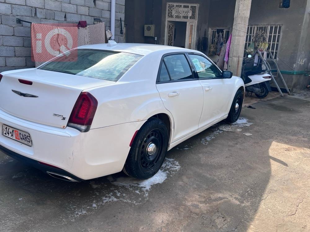 كرايسلر 300